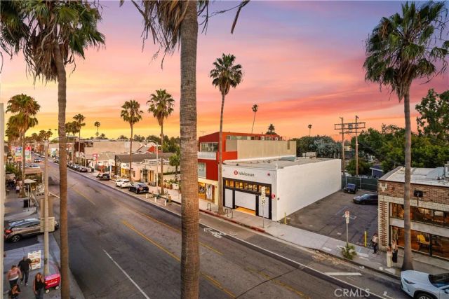 1121 Abbot Kinney, Venice, CA 90291