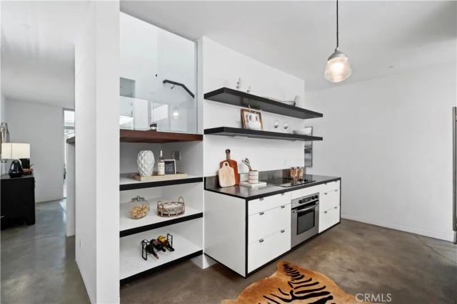 1121 Abbot Kinney, Venice, CA 90291