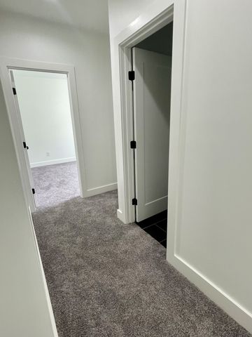 233 Riverside Dr, Nashville, TN 37206