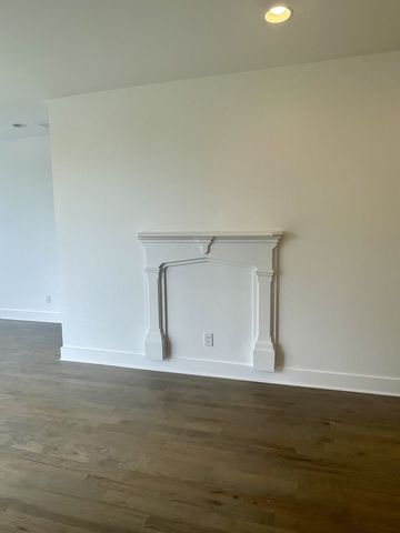 233 Riverside Dr, Nashville, TN 37206