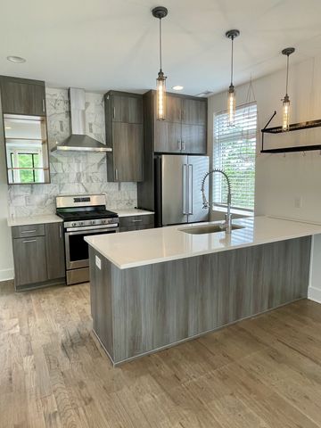 233 Riverside Dr, Nashville, TN 37206