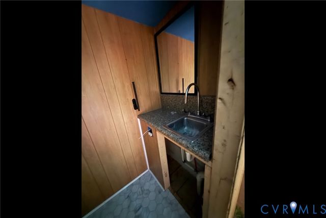 407 Brown Ave, Hopewell, VA 23860