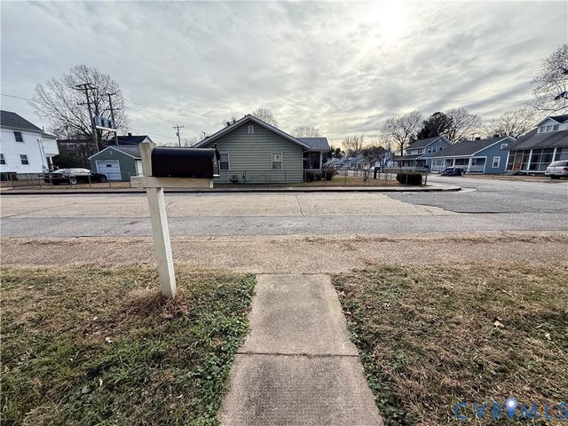 407 Brown Ave, Hopewell, VA 23860