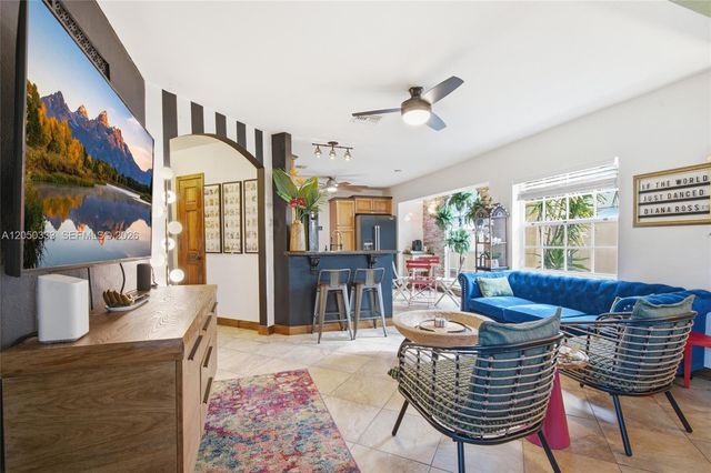 2538 Liberty St, Hollywood, FL 33020