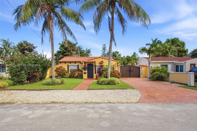 2538 Liberty St, Hollywood, FL 33020