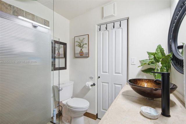 2538 Liberty St, Hollywood, FL 33020
