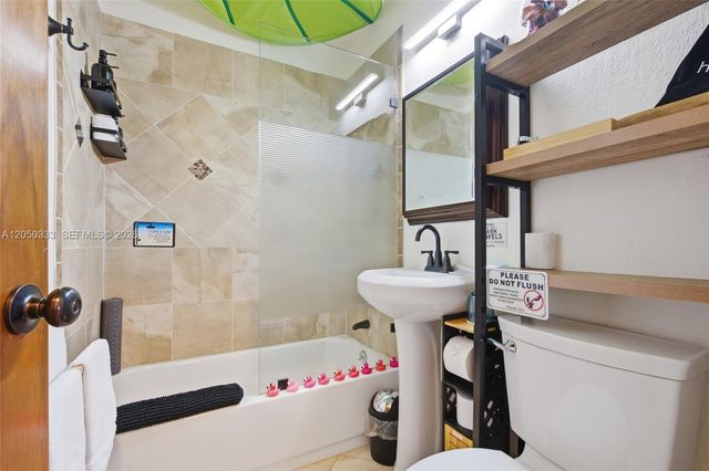 2538 Liberty St, Hollywood, FL 33020