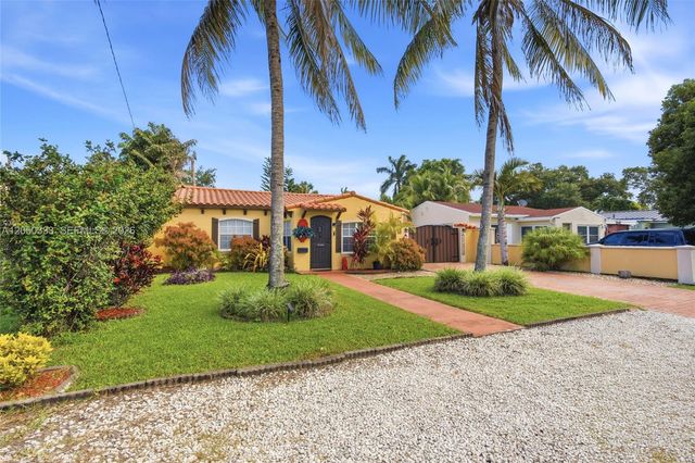 2538 Liberty St, Hollywood, FL 33020