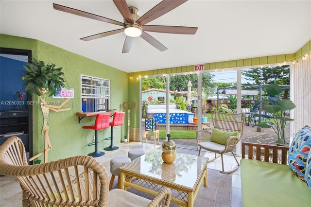 2538 Liberty St, Hollywood, FL 33020