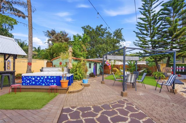 2538 Liberty St, Hollywood, FL 33020