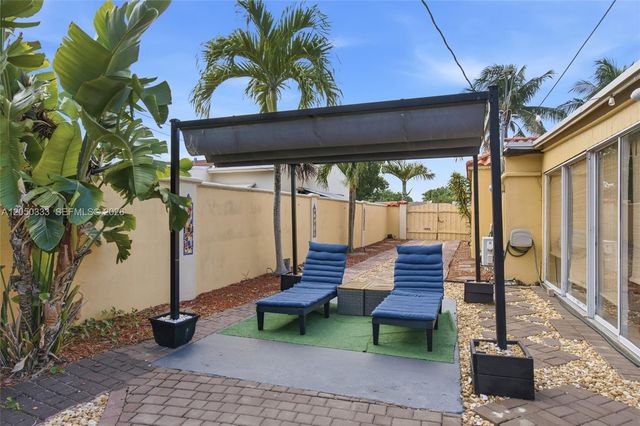 2538 Liberty St, Hollywood, FL 33020