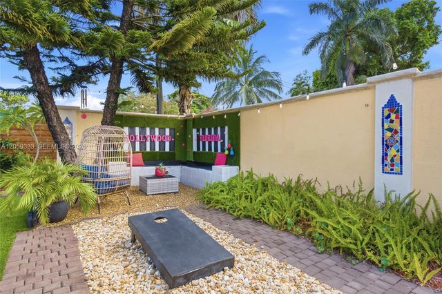 2538 Liberty St, Hollywood, FL 33020