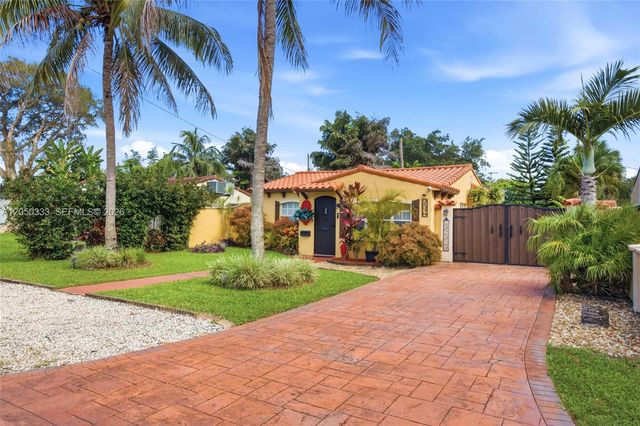2538 Liberty St, Hollywood, FL 33020