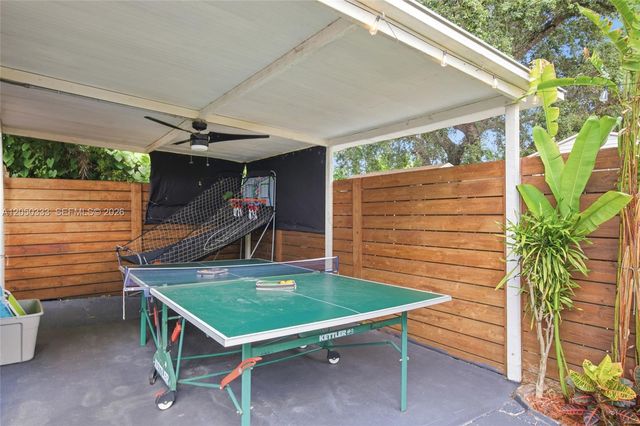 2538 Liberty St, Hollywood, FL 33020