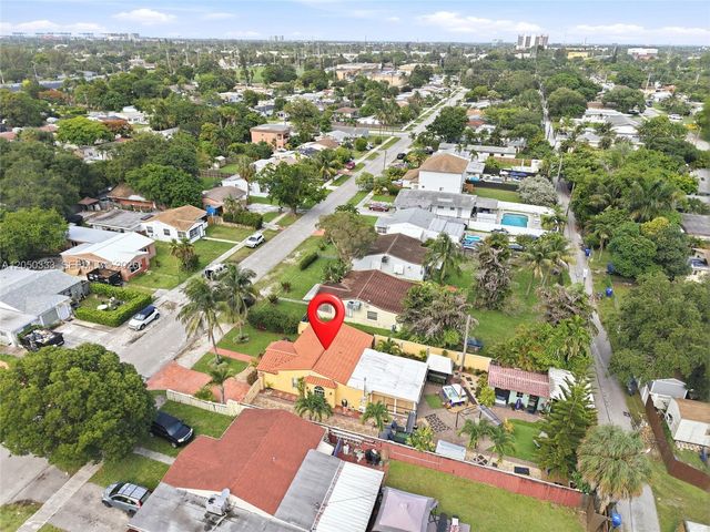 2538 Liberty St, Hollywood, FL 33020