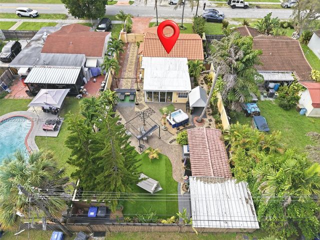 2538 Liberty St, Hollywood, FL 33020