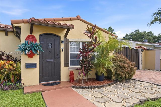 2538 Liberty St, Hollywood, FL 33020