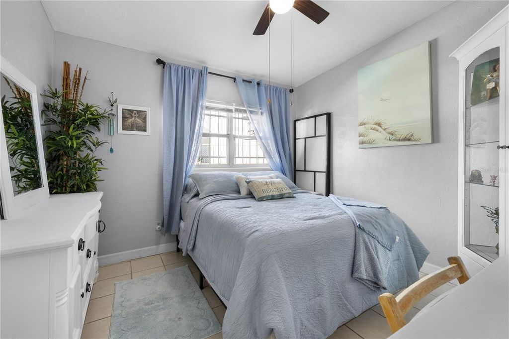 Image 16 of property listing at 1401 WILTON AVENUE, Orlando, FL 32805