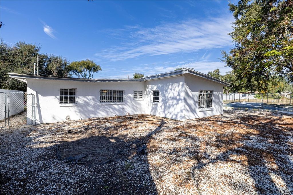 Image 23 of property listing at 1401 WILTON AVENUE, Orlando, FL 32805