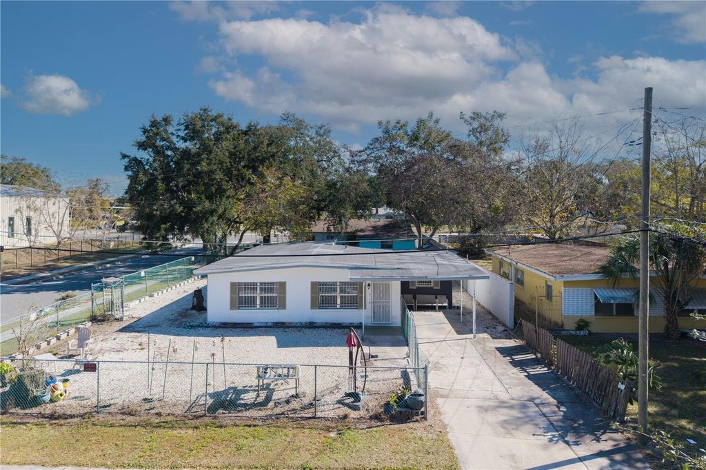 Image 36 of property listing at 1401 WILTON AVENUE, Orlando, FL 32805