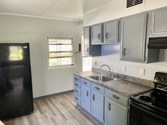 484 S Hampton Road, Columbus, OH 43213