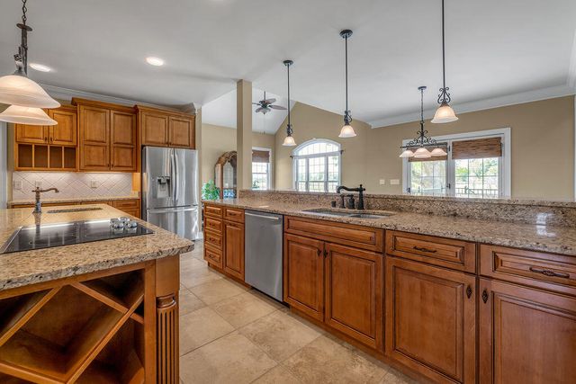108 Stirling Lane, Versailles, KY 40383