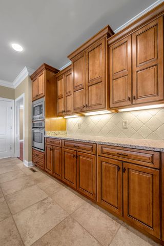 108 Stirling Lane, Versailles, KY 40383