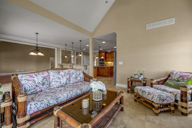 108 Stirling Lane, Versailles, KY 40383