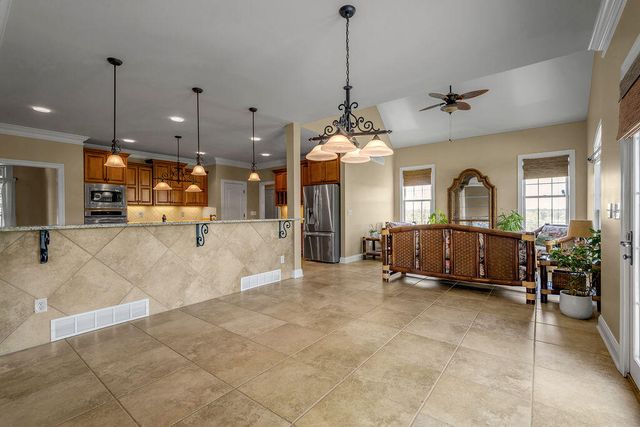 108 Stirling Lane, Versailles, KY 40383