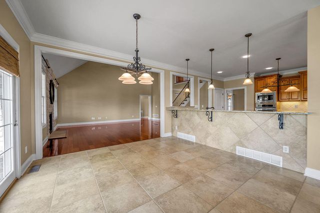 108 Stirling Lane, Versailles, KY 40383