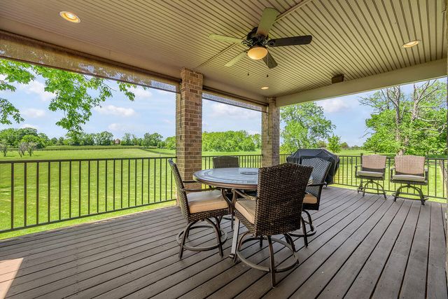 108 Stirling Lane, Versailles, KY 40383