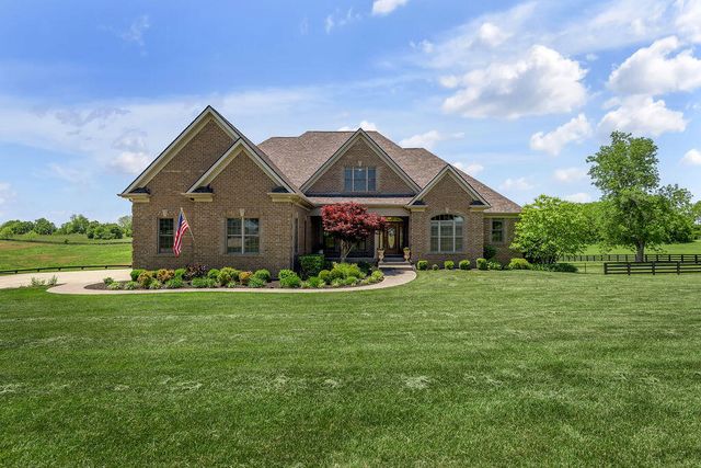 108 Stirling Lane, Versailles, KY 40383