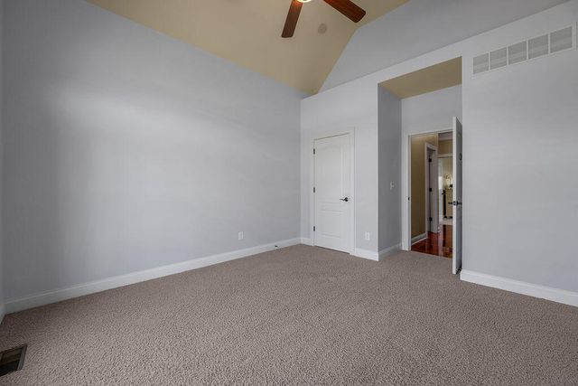 108 Stirling Lane, Versailles, KY 40383