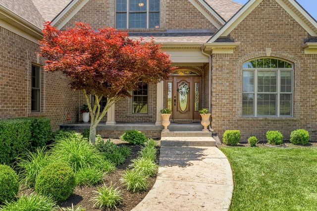 108 Stirling Lane, Versailles, KY 40383