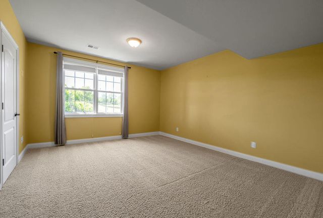 108 Stirling Lane, Versailles, KY 40383