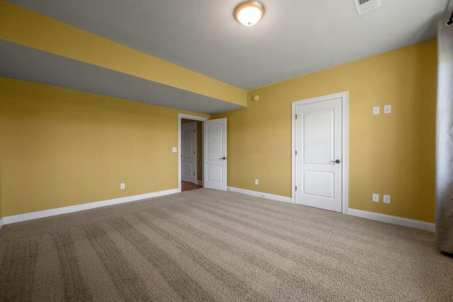108 Stirling Lane, Versailles, KY 40383