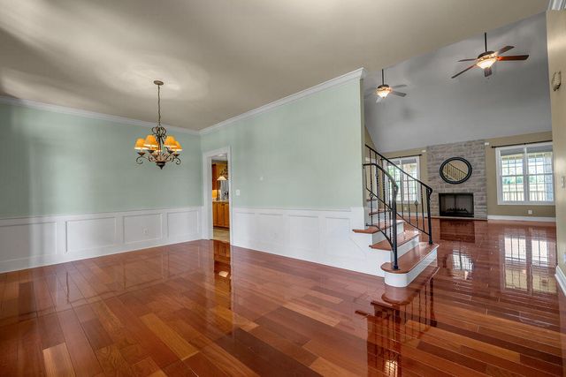 108 Stirling Lane, Versailles, KY 40383