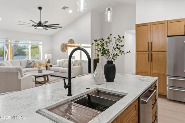 12450 N La Cholla Boulevard, Tucson, AZ 85755