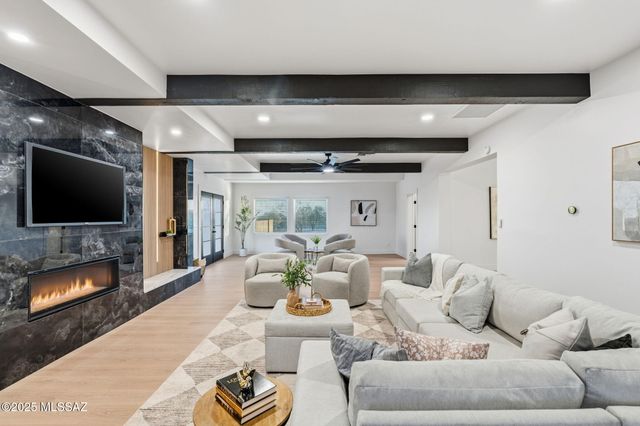 12450 N La Cholla Boulevard, Tucson, AZ 85755