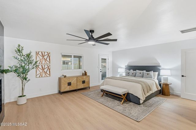 12450 N La Cholla Boulevard, Tucson, AZ 85755