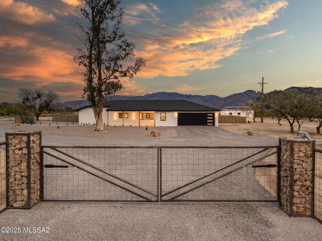 12450 N La Cholla Boulevard, Tucson, AZ 85755