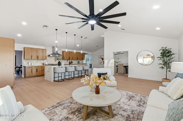 12450 N La Cholla Boulevard, Tucson, AZ 85755