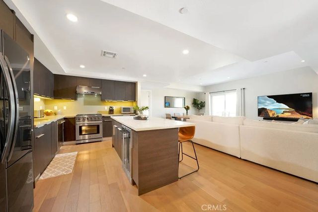 2939 Leeward Avenue 516, Los Angeles, CA 90005