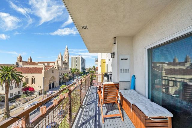 2939 Leeward Avenue 516, Los Angeles, CA 90005