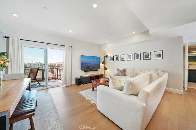 2939 Leeward Avenue 516, Los Angeles, CA 90005