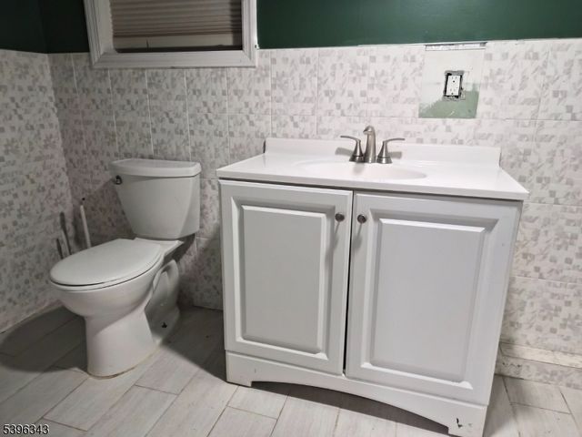 95 Farragut Rd, North Plainfield Boro, NJ 07062