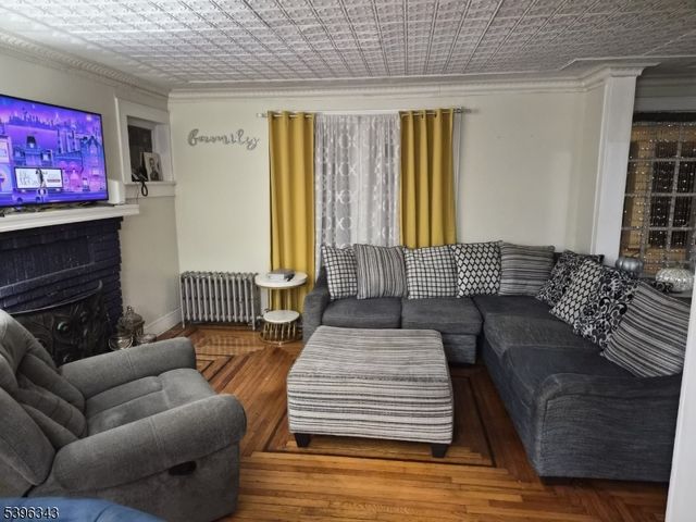 95 Farragut Rd, North Plainfield Boro, NJ 07062