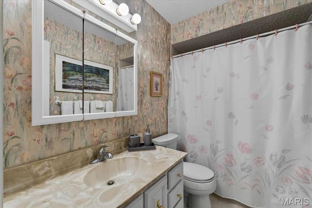 1262 Coral Bells Court, St Louis, MO 63146