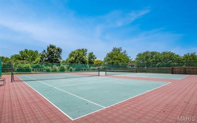 1262 Coral Bells Court, St Louis, MO 63146