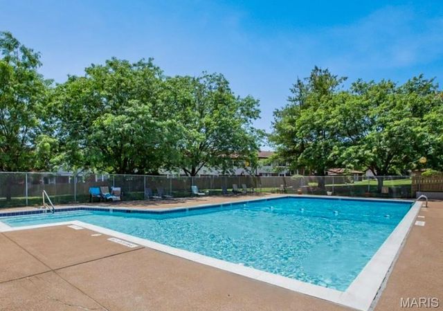 1262 Coral Bells Court, St Louis, MO 63146